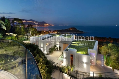 Maison &agrave; vendre &agrave; ST-JEAN-CAP-FERRAT  - 10 pi&egrave;ces - 586 m&sup2; 