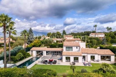 House for sale in VALBONNE Carras - 8 rooms - 350 m&sup2; 