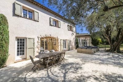 Maison &agrave; vendre &agrave; MOUGINS  - 6 pi&egrave;ces - 210 m&sup2; 