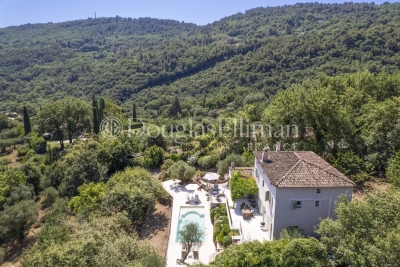 Maison &agrave; vendre &agrave; CHATEAUNEUF-GRASSE  - 6 pi&egrave;ces - 179 m&sup2; 