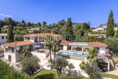 Maison &agrave; vendre &agrave; CHATEAUNEUF-GRASSE  - 8 pi&egrave;ces - 280 m&sup2; 
