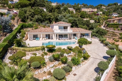 Maison &agrave; vendre &agrave; GOLFE JUAN  - 6 pi&egrave;ces - 311 m&sup2; 