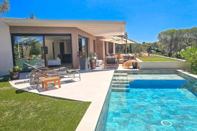 Apartment for sale in ST-RAPHAËL  - 4 rooms - 185 m&sup2; 