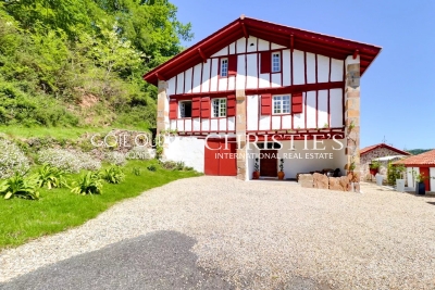 Maison &agrave; vendre &agrave; SARE  - 10 pi&egrave;ces - 450 m&sup2; 