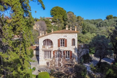 House for sale in ST-PAUL-DE-VENCE  - 8 rooms - 188 m&sup2; 