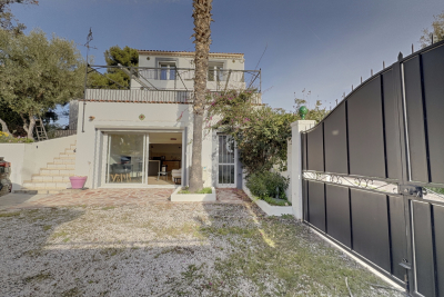 Maison &agrave; vendre &agrave; SIX-FOURS-LES-PLAGES Le Brusc - 6 pi&egrave;ces - 140 m&sup2; 