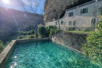 Maison &agrave; vendre &agrave; L'ISLE-SUR-LA-SORGUE  - 10 pi&egrave;ces - 300 m&sup2; 