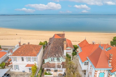 Villa à Arcachon &agrave; louer à partir de 7 015 € / semaine, Photo 1