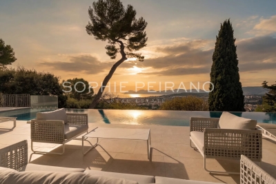 Maison &agrave; vendre &agrave; CANNES  - 6 pi&egrave;ces - 450 m&sup2; 
