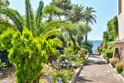 Appartement &agrave; vendre acces direct plage 