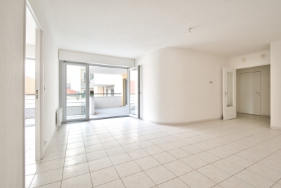 Appartement &agrave; vendre appartement 3 pieces antibes 