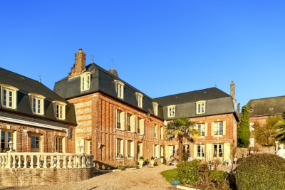 Maison &agrave; vendre &agrave; DOUVREND  - 11 pi&egrave;ces - 390 m&sup2; 