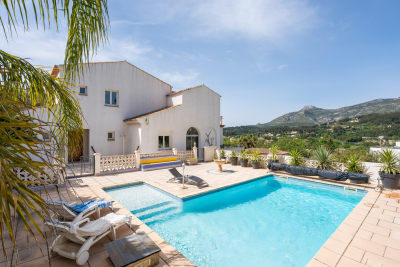 Maison &agrave; vendre &agrave; ROQUEVAIRE  - 7 pi&egrave;ces - 214 m&sup2; 