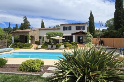 Maison &agrave; vendre &agrave; BAGNOLS-EN-FORÊT  - 5 pi&egrave;ces - 290 m&sup2; 