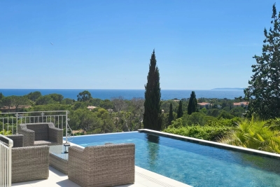 Maison &agrave; vendre &agrave; ST-RAPHAËL  - 7 pi&egrave;ces - 294 m&sup2; 