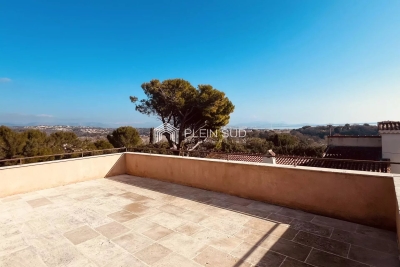 Maison &agrave; vendre &agrave; ANTIBES  - 9 pi&egrave;ces - 295 m&sup2; 