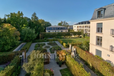 Maison &agrave; vendre &agrave; VERSAILLES  - 6 pi&egrave;ces - 217 m&sup2; 