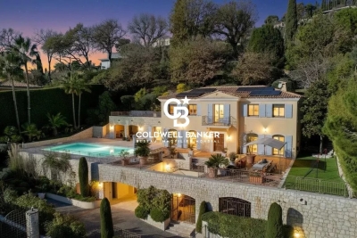 House for sale in NICE Cimiez - 8 rooms - 561 m&sup2; 