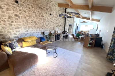 Maison &agrave; vendre &agrave; SALLES SOUS BOIS  - 5 pi&egrave;ces - 266 m&sup2; 