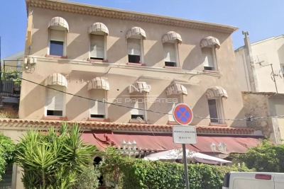 Bien &agrave; vendre &agrave; ST-LAURENT-DU-VAR  - 12 pi&egrave;ces - 453 m&sup2; 