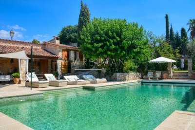 Maison &agrave; vendre &agrave; FAYENCE  - 10 pi&egrave;ces - 360 m&sup2; 