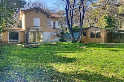 Maison &agrave; vendre maison terrasse les pins 