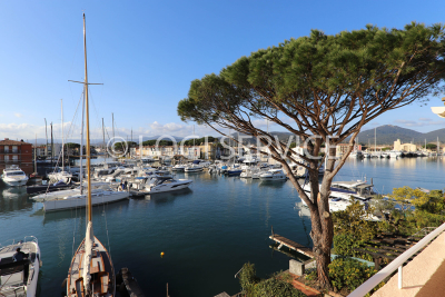 Maison &agrave; vendre &agrave; PORT-GRIMAUD  - 5 pi&egrave;ces - 83 m&sup2; 