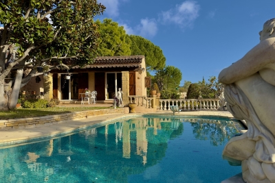 House for sale in BIOT  - 4 rooms - 135 m&sup2; 