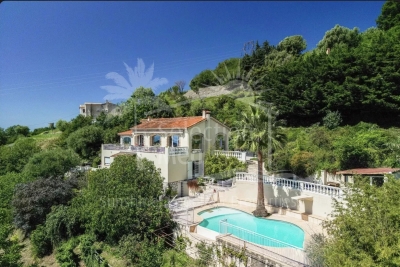 House for sale in VENCE  - 6 rooms - 195 m&sup2; 