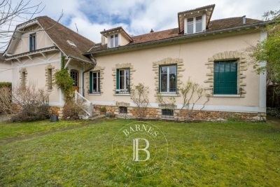Maison &agrave; vendre &agrave; VIROFLAY  - 9 pi&egrave;ces - 482 m&sup2; 