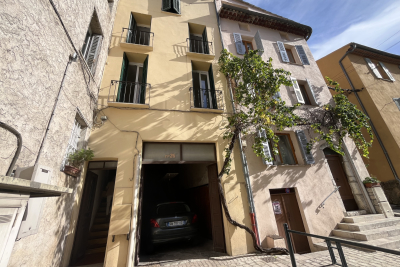 House for sale in VENCE  - 6 rooms - 124 m&sup2; 