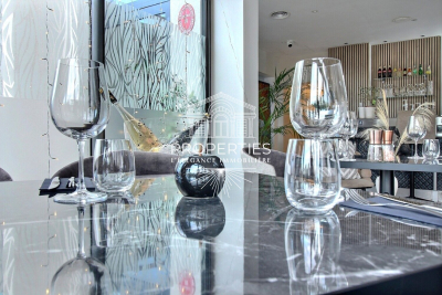 Commerce &agrave; vendre &agrave; LA LONDE-LES-MAURES   - 125 m&sup2; 