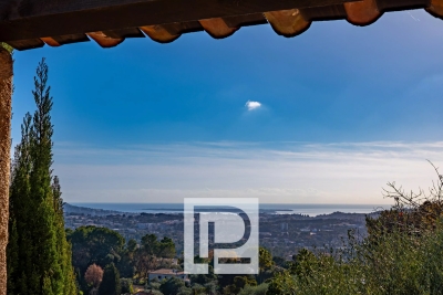 Maison &agrave; vendre &agrave; MOUGINS  - 6 pi&egrave;ces - 183 m&sup2; 