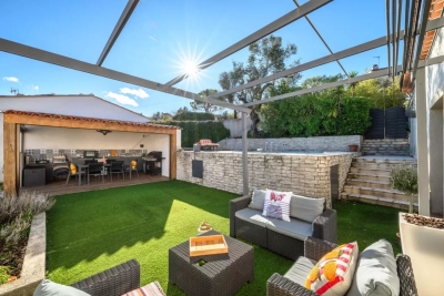 Maison &agrave; vendre &agrave; LA GAUDE  - 7 pi&egrave;ces - 220 m&sup2; 