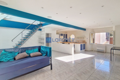 Appartement &agrave; louer &agrave; MARSEILLE 11EME  - 4 pi&egrave;ces - 139 m&sup2; 