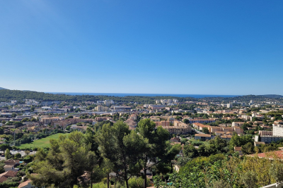 Maison &agrave; vendre &agrave; LA VALETTE-DU-VAR  - 6 pi&egrave;ces - 176 m&sup2; 
