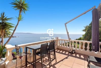 Appartement &agrave; vendre &agrave; THÉOULE-SUR-MER  - 4 pi&egrave;ces - 178 m&sup2; 