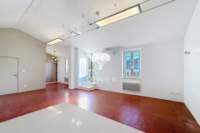 Apartment to rent in APT  - 3 rooms - 71 m&sup2; 