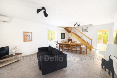 Maison &agrave; louer &agrave; SANARY-SUR-MER  - 2 pi&egrave;ces - 70 m&sup2; 