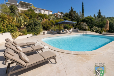 Maison &agrave; vendre &agrave; LA LONDE-LES-MAURES  - 6 pi&egrave;ces - 165 m&sup2; 
