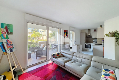 Appartement &agrave; vendre appartement avec garage les pins 