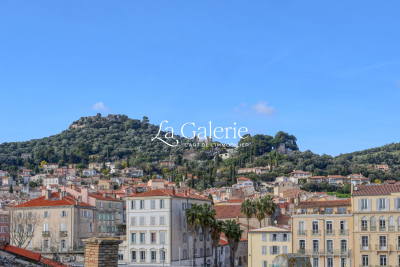 Maison &agrave; vendre &agrave; HYÈRES  - 5 pi&egrave;ces - 192 m&sup2; 