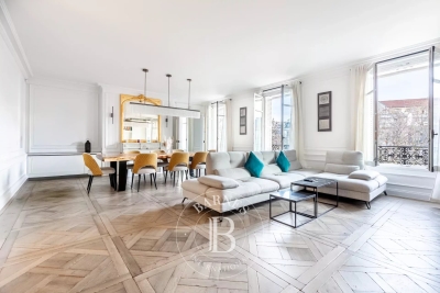 Apartment for sale in PARIS 17EME  - 5 rooms - 181 m&sup2; 