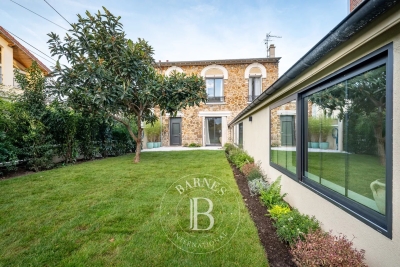 House for sale in COLOMBES Pasteur - 6 rooms - 141 m&sup2; 