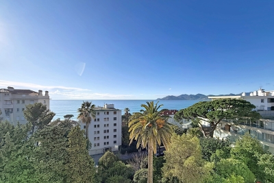 Apartment for sale in CANNES  - 2 rooms - 51 m&sup2; 
