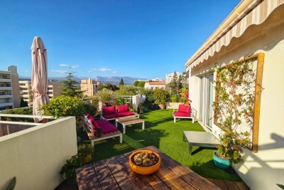 Appartement &agrave; vendre &agrave; NICE Roquebilliere - 1 pi&egrave;ces - 74 m&sup2; 