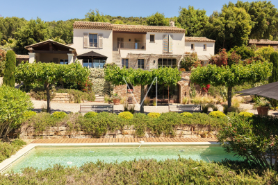 Maison &agrave; vendre &agrave; LE PLAN-DE-LA-TOUR  - 8 pi&egrave;ces - 150 m&sup2; 
