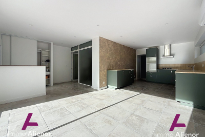 Maison &agrave; vendre &agrave; SAINTES  - 6 pi&egrave;ces - 164 m&sup2; 