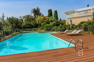 Appartement &agrave; vendre &agrave; ANTIBES Lagare - 8 pi&egrave;ces - 240 m&sup2; 