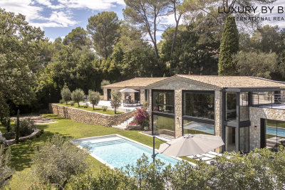 Maison &agrave; vendre &agrave; VALBONNE  - 7 pi&egrave;ces - 300 m&sup2; 